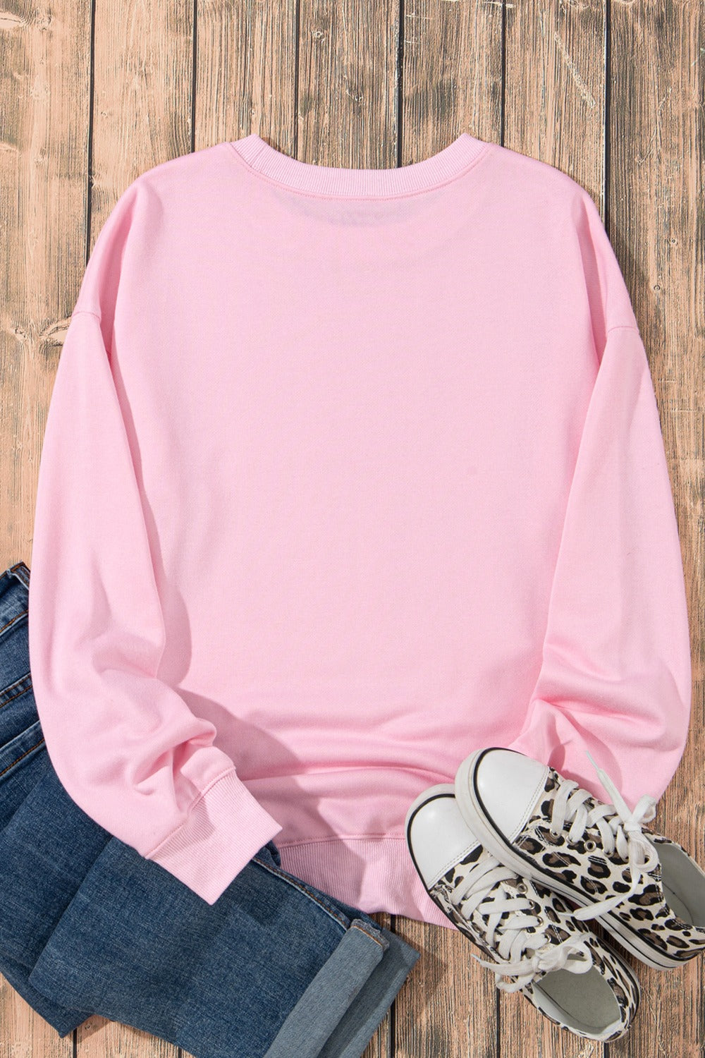 Bow Graphic Round Neck Long Sleeve Sweatshirt