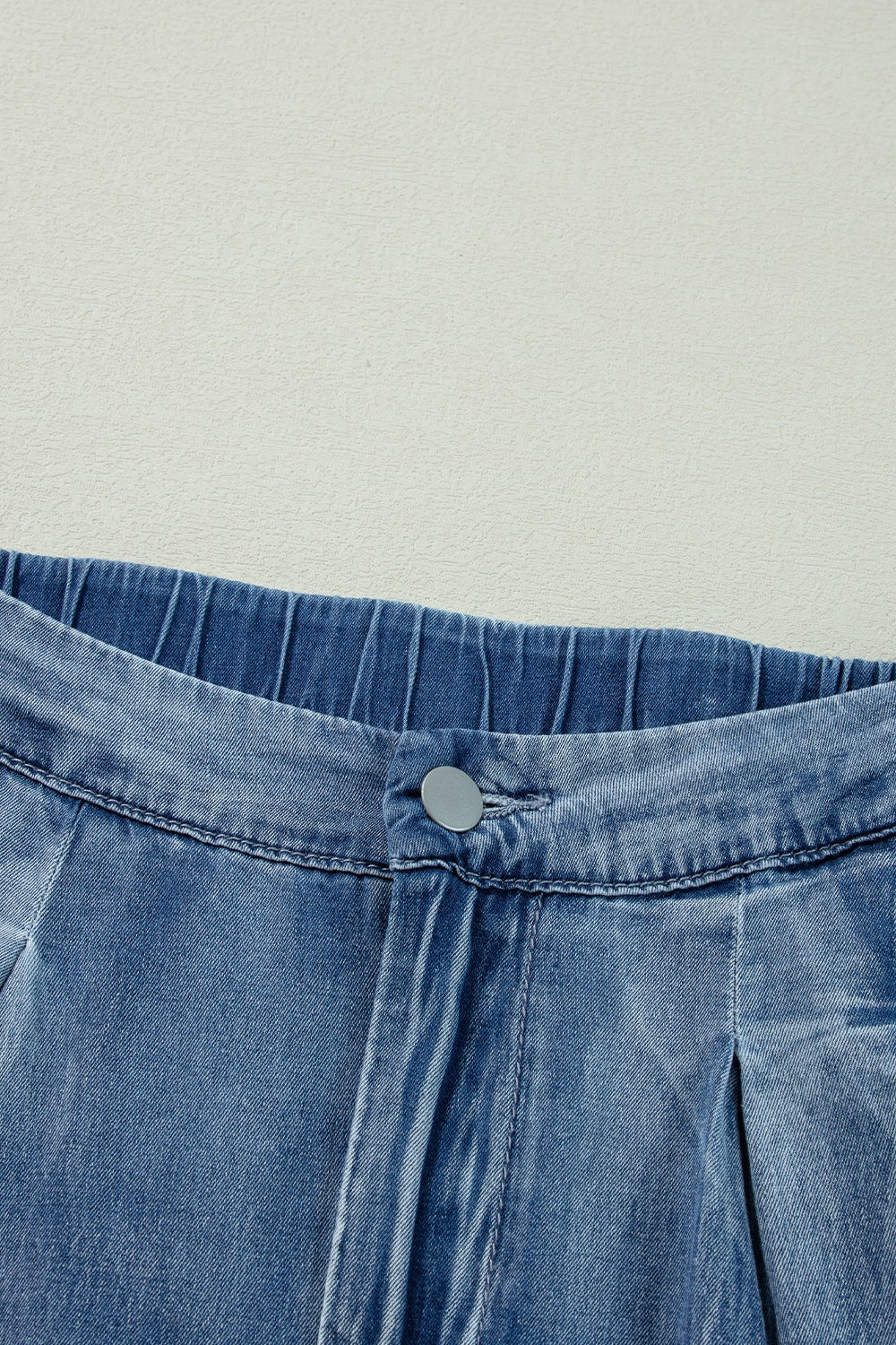 a21c2107-7d77-48b9-b997-a6d55edf5315-Max