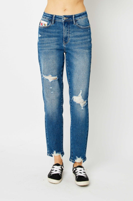 Judy Blue Queen of Hearts Distressed Boyfriend Fit Jeans