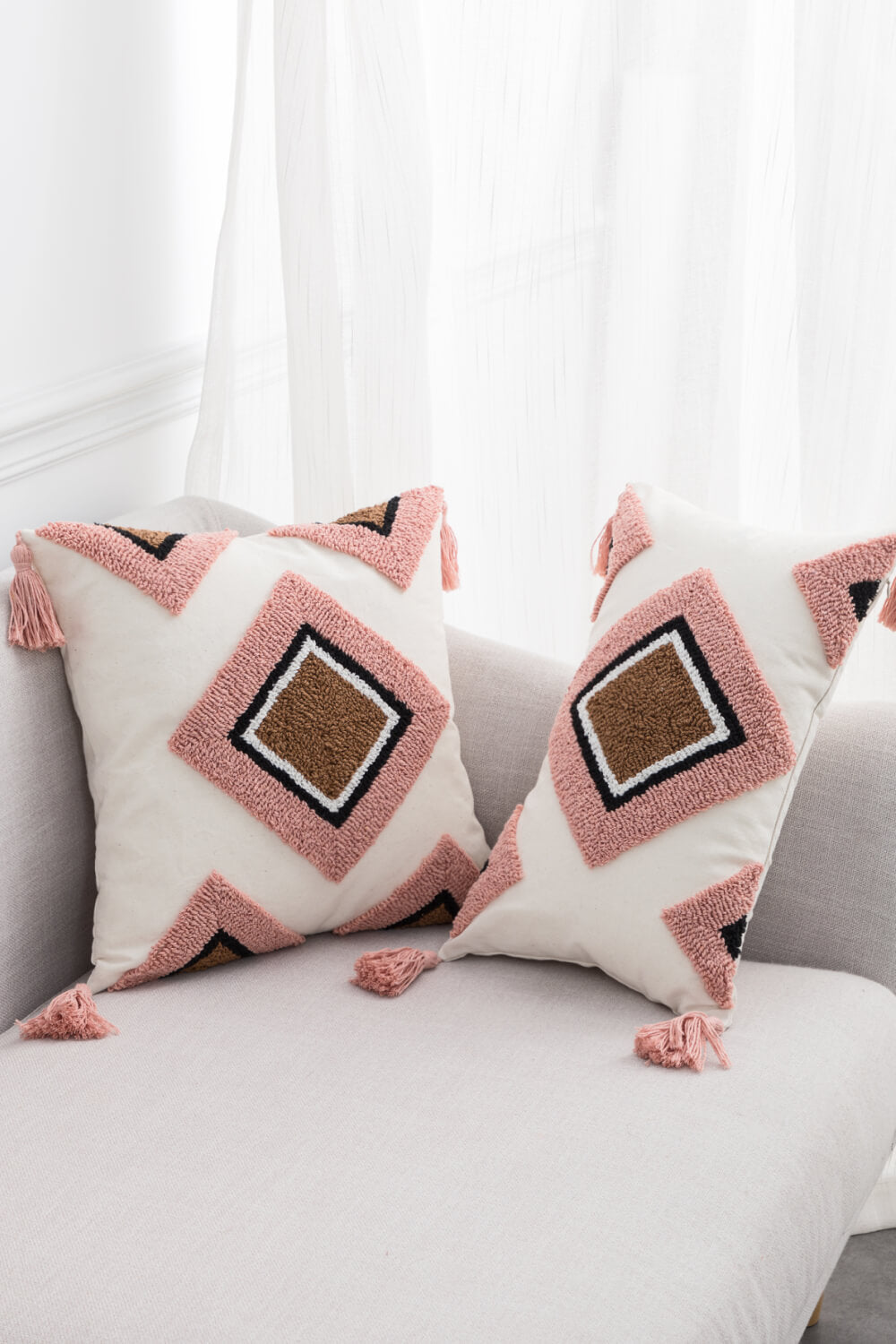 4 Picks Geometric Graphic Tassel Pillow Cover