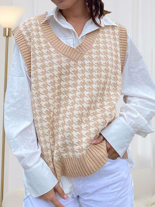 Houndstooth V-Neck Sweater Vet