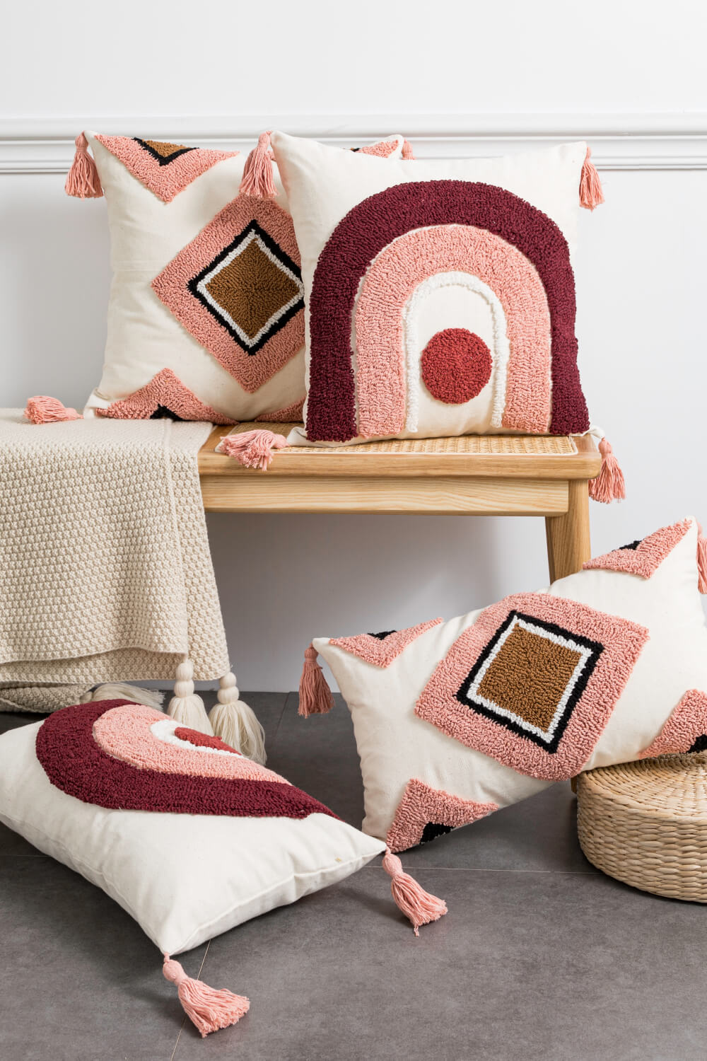 4 Picks Geometric Graphic Tassel Pillow Cover